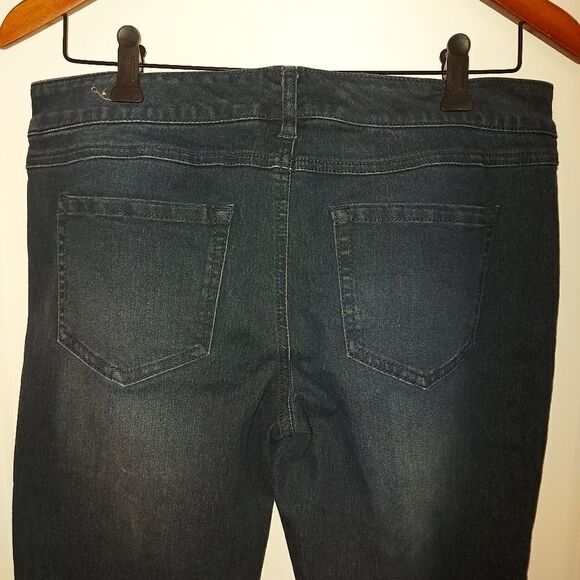 BRODY CAPRIS - Picture 10 of 10